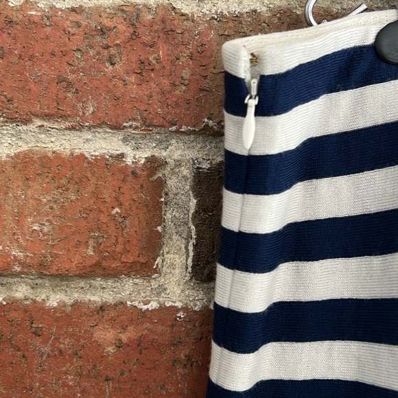 St. John size 14 navy white striped skirt - Picture 6 of 8